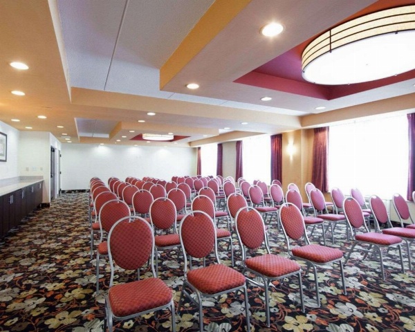 Comfort Inn Oak Ridge image 21