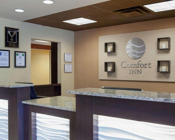 Comfort Inn Oak Ridge image 5